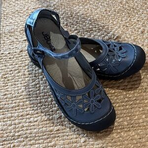 JBU Women's Dark Blue Floral Cutout Flats